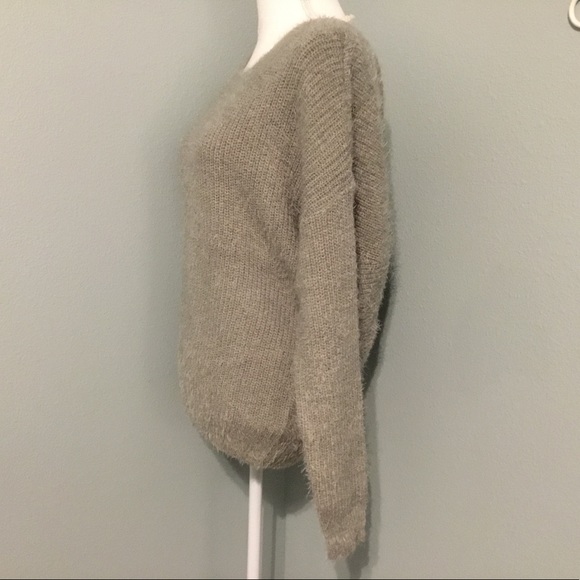 Knot Accent Open Back Sweater - Picture 6 of 7